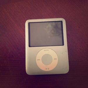 iPod nano 4GB